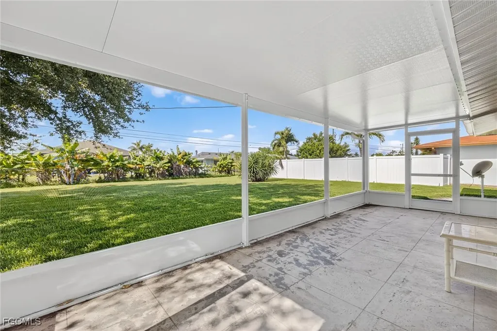 1216 SE 27th Street Cape Coral FL 33904