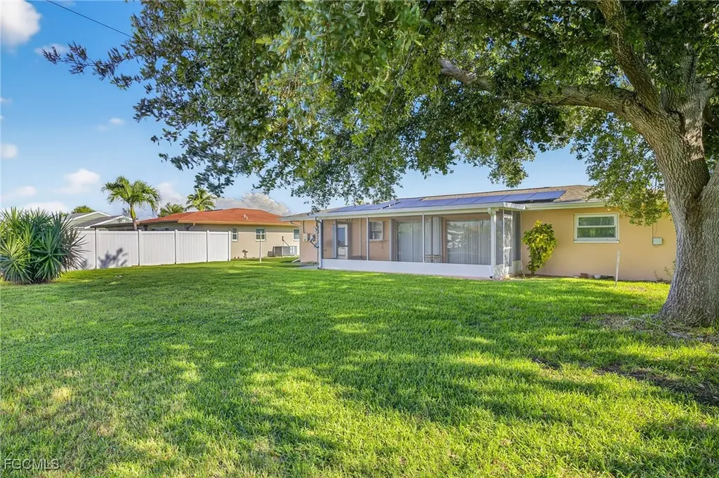 1216 SE 27th Street Cape Coral FL 33904