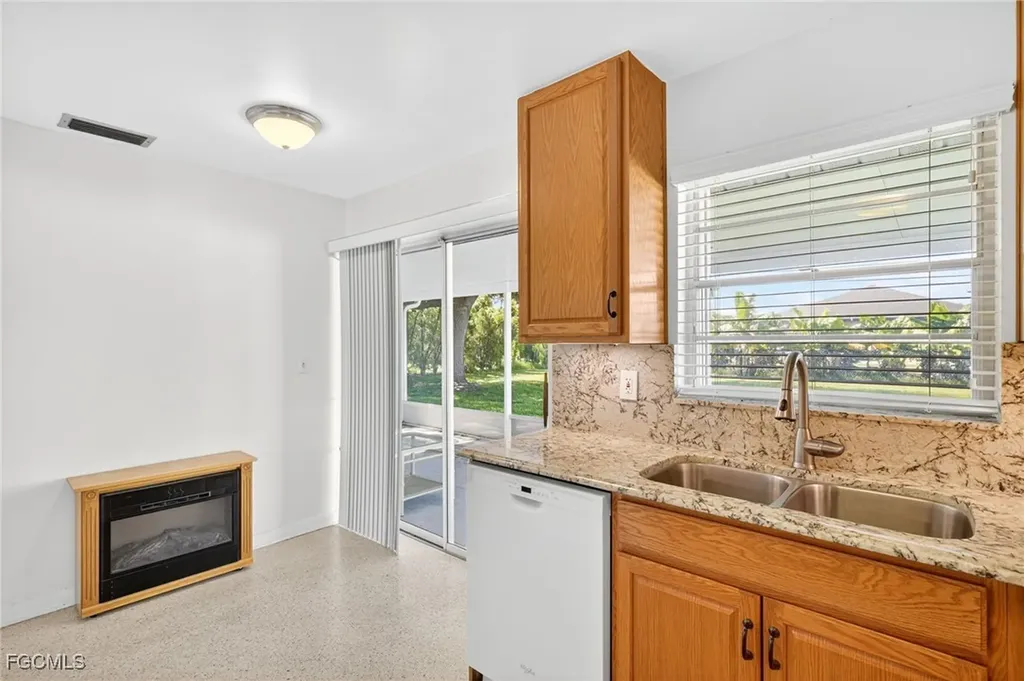 1216 SE 27th Street Cape Coral FL 33904