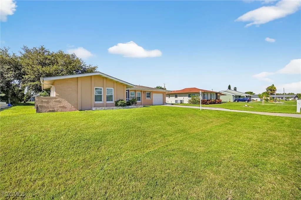 1216 SE 27th Street Cape Coral FL 33904