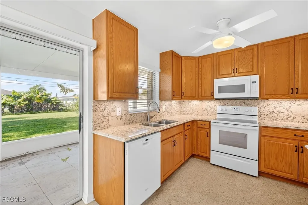 1216 SE 27th Street Cape Coral FL 33904