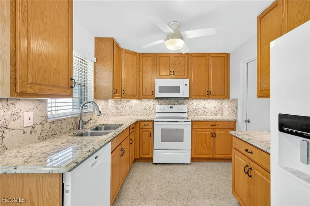 1216 SE 27th Street Cape Coral FL 33904