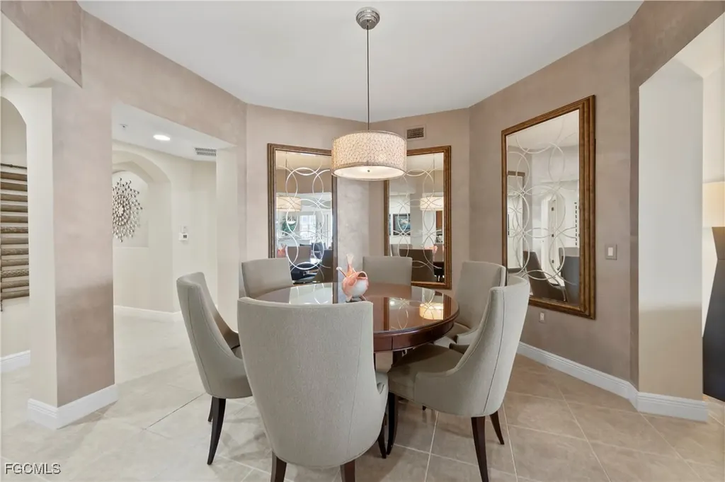 6081 Silver King Boulevard Cape Coral FL 33914