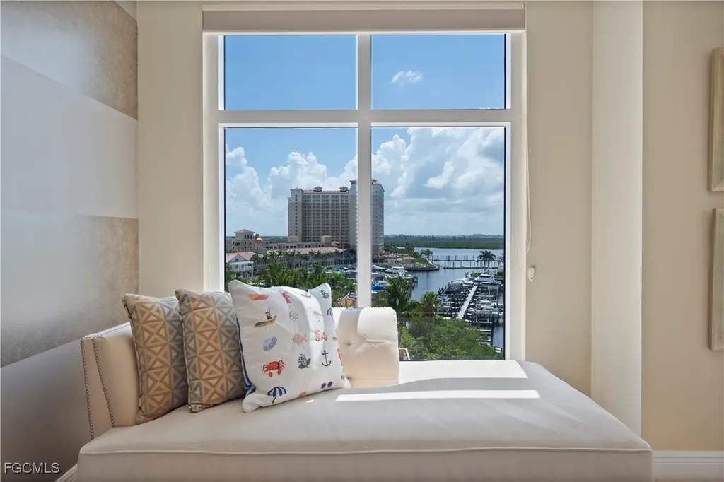6081 Silver King Boulevard Cape Coral FL 33914