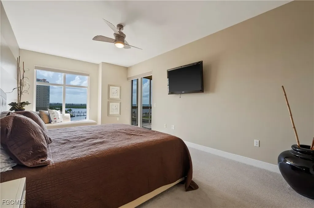 6081 Silver King Boulevard Cape Coral FL 33914