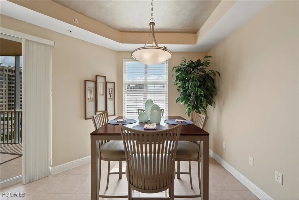 6081 Silver King Boulevard Cape Coral FL 33914