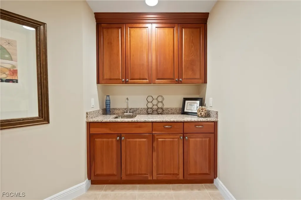 6081 Silver King Boulevard Cape Coral FL 33914