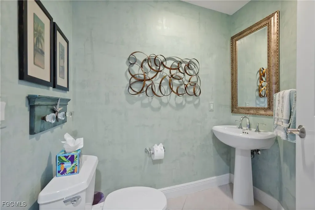 6081 Silver King Boulevard Cape Coral FL 33914