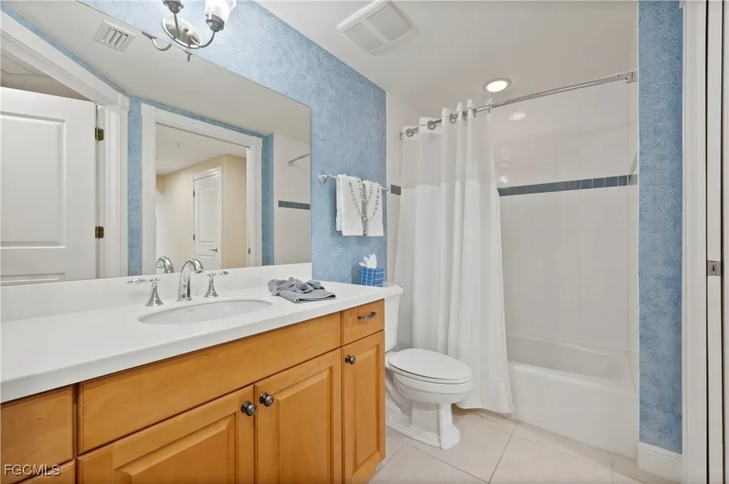6081 Silver King Boulevard Cape Coral FL 33914