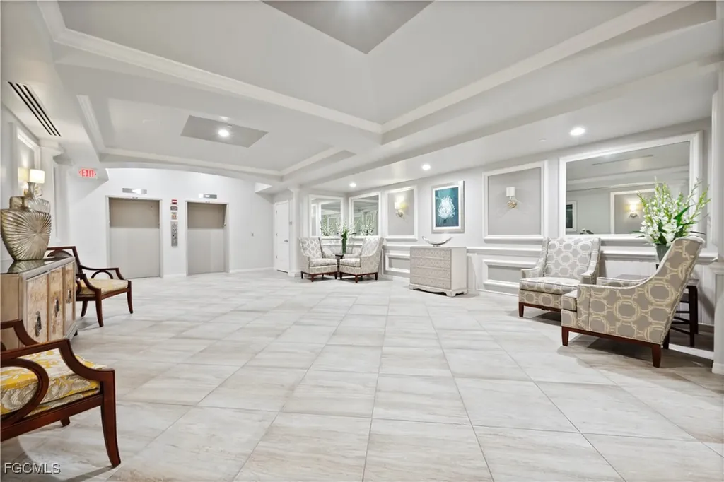 6081 Silver King Boulevard Cape Coral FL 33914