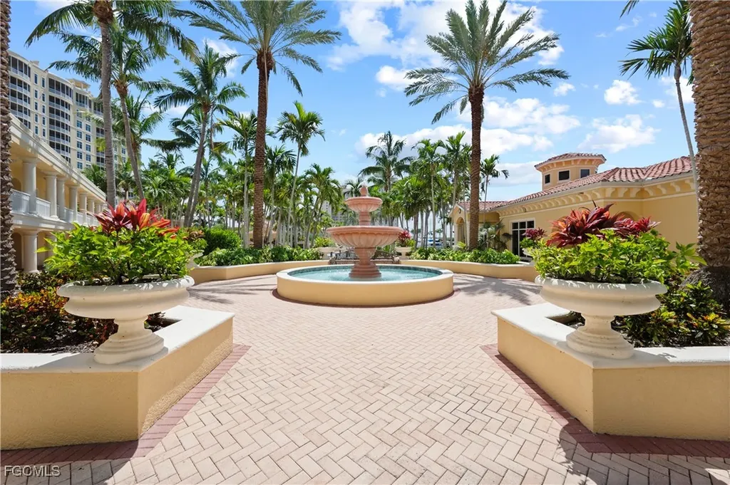 6081 Silver King Boulevard Cape Coral FL 33914