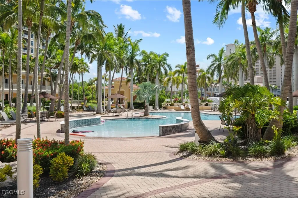 6081 Silver King Boulevard Cape Coral FL 33914