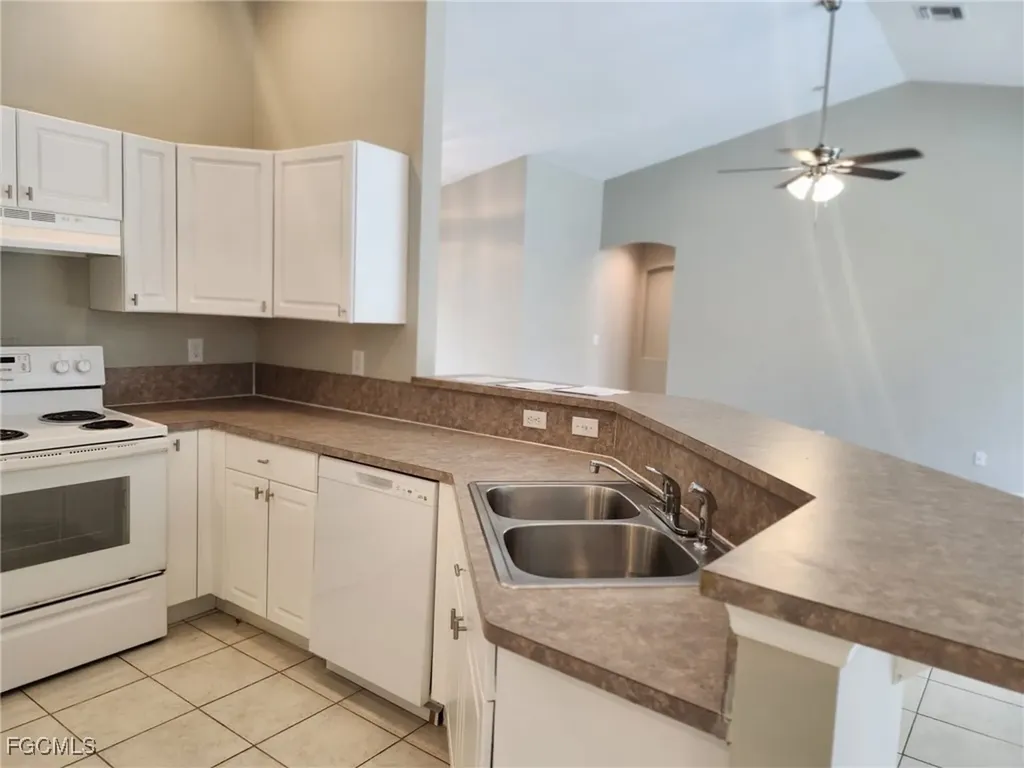 1902 SW 30th Street Cape Coral FL 33914