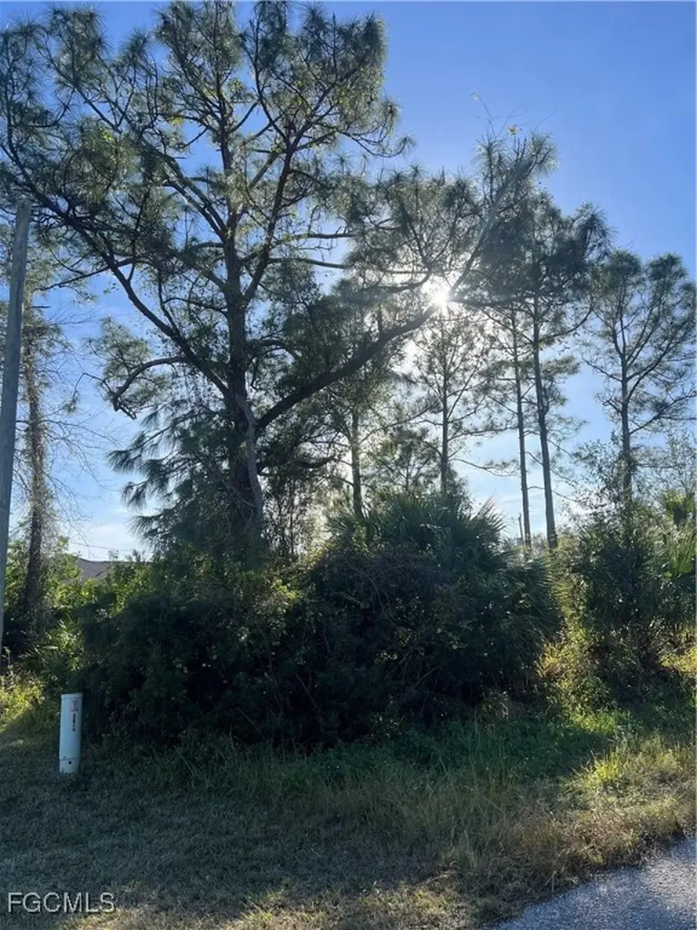 900 E 9th Street Lehigh Acres FL 33972