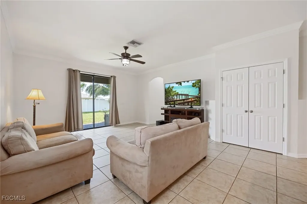 1618 SW 14th Street Cape Coral FL 33991