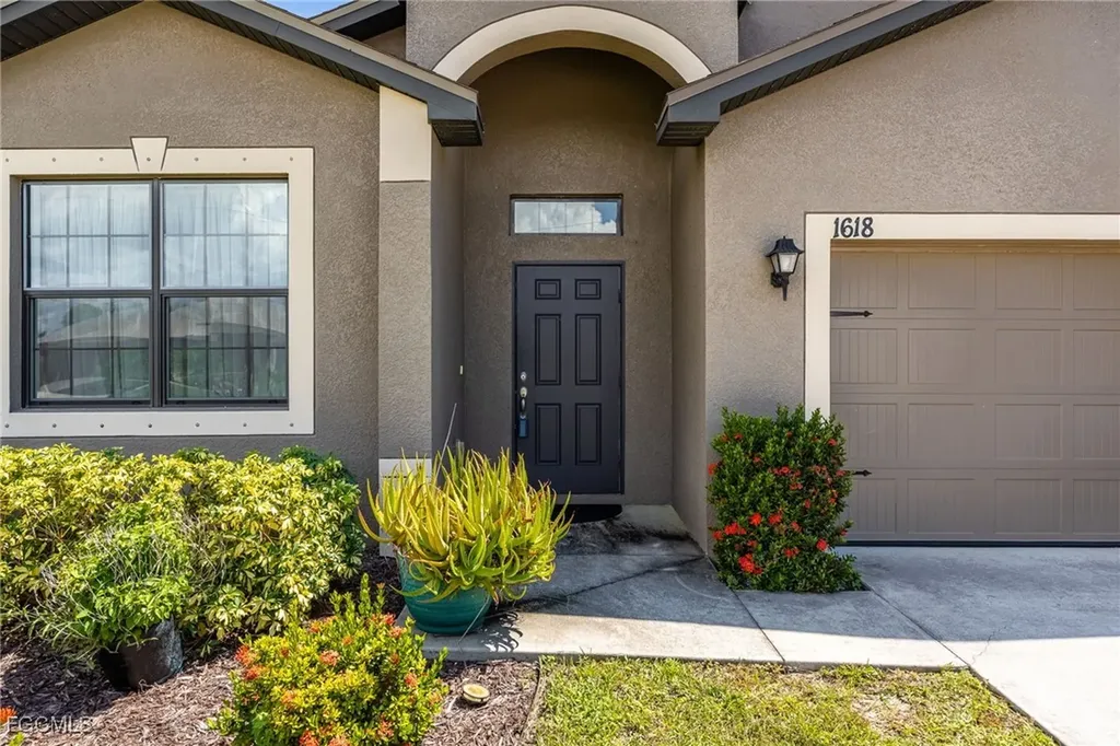 1618 SW 14th Street Cape Coral FL 33991