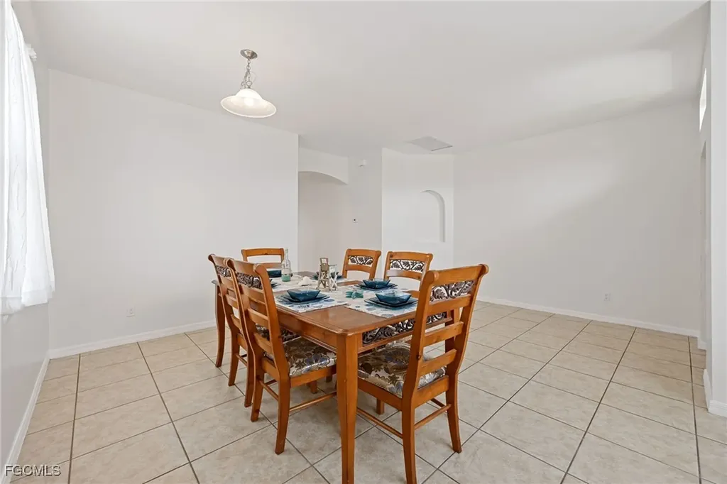 1618 SW 14th Street Cape Coral FL 33991