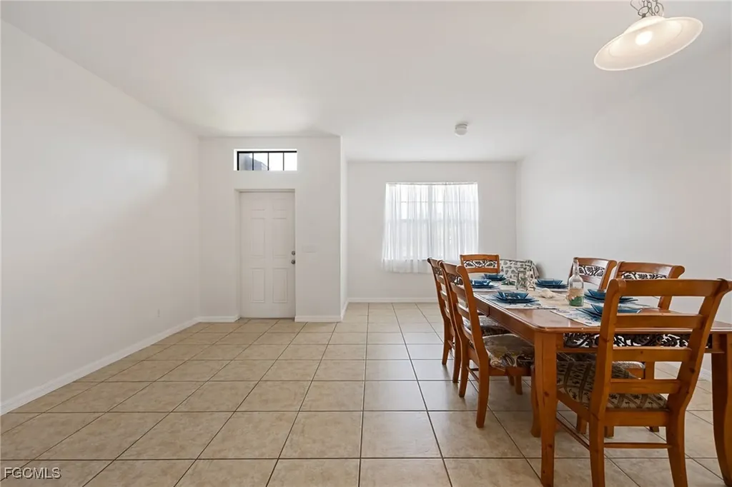 1618 SW 14th Street Cape Coral FL 33991