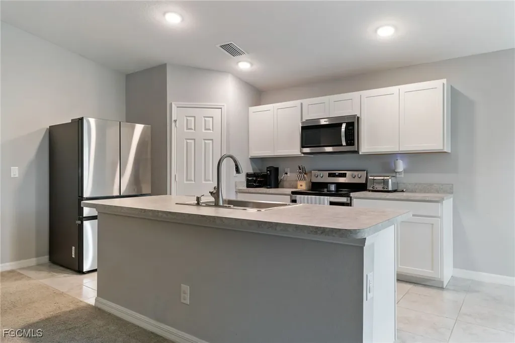 4104 NE 15th Avenue Cape Coral FL 33909