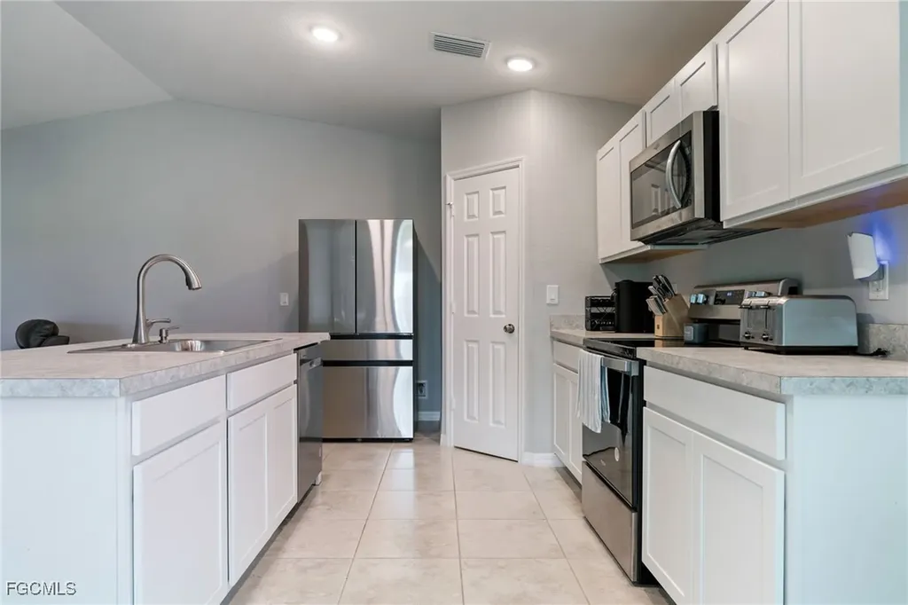 4104 NE 15th Avenue Cape Coral FL 33909