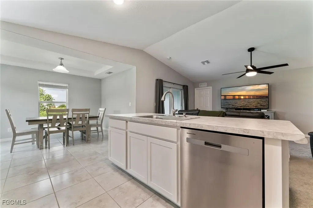 4104 NE 15th Avenue Cape Coral FL 33909