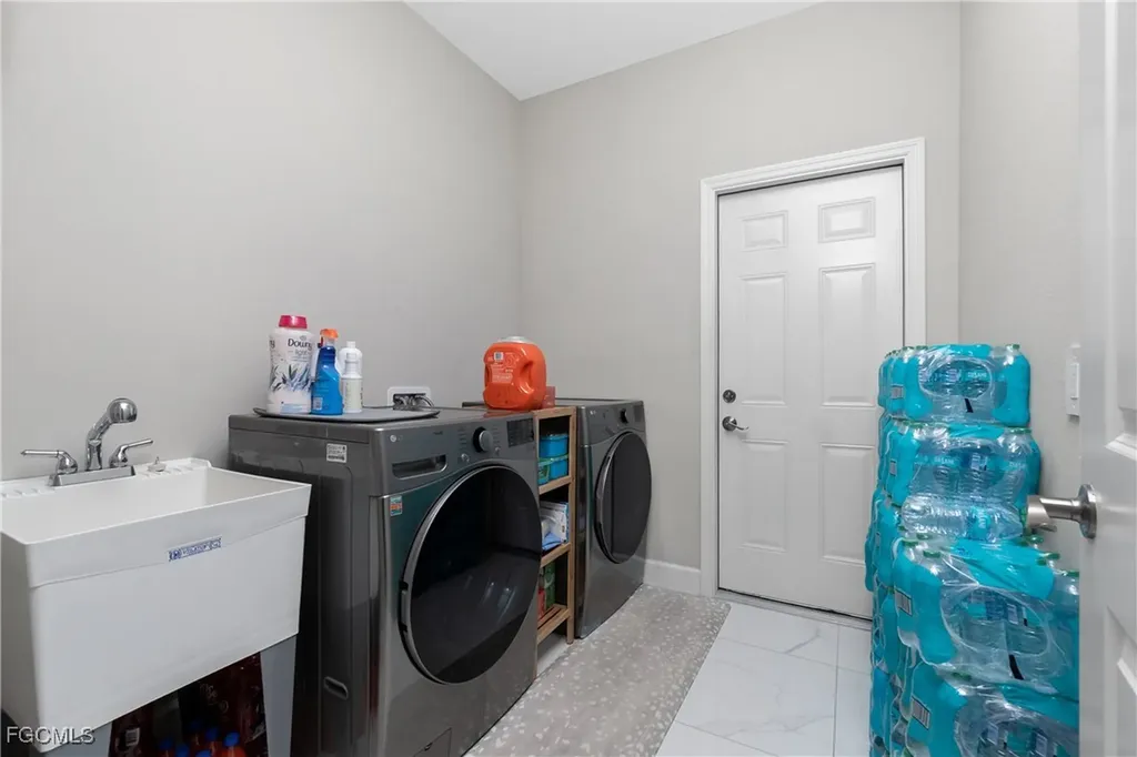 223 NW 4th Place Cape Coral FL 33993