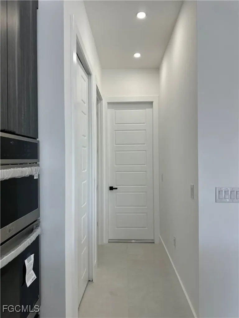 2000 SW 31st Terrace Cape Coral FL 33914