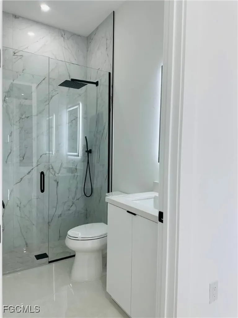 2000 SW 31st Terrace Cape Coral FL 33914