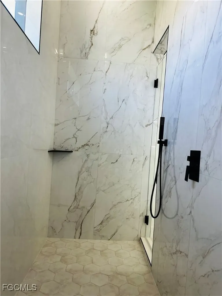 2000 SW 31st Terrace Cape Coral FL 33914