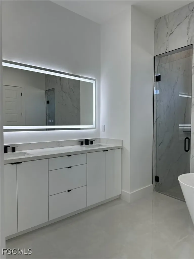 2000 SW 31st Terrace Cape Coral FL 33914