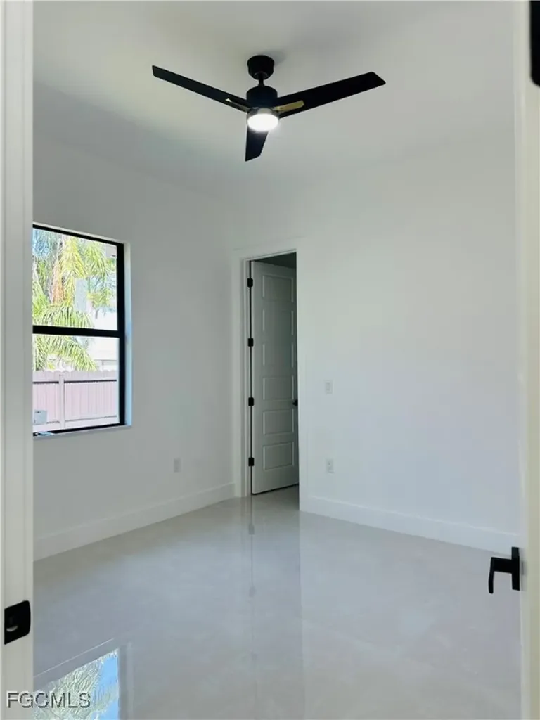 2000 SW 31st Terrace Cape Coral FL 33914