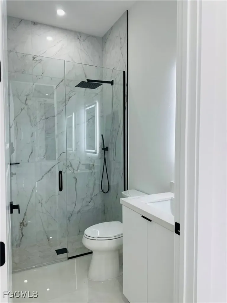 2000 SW 31st Terrace Cape Coral FL 33914