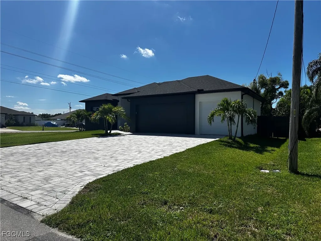 2000 SW 31st Terrace Cape Coral FL 33914