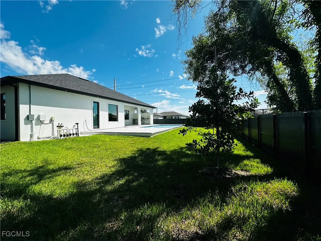 2000 SW 31st Terrace Cape Coral FL 33914