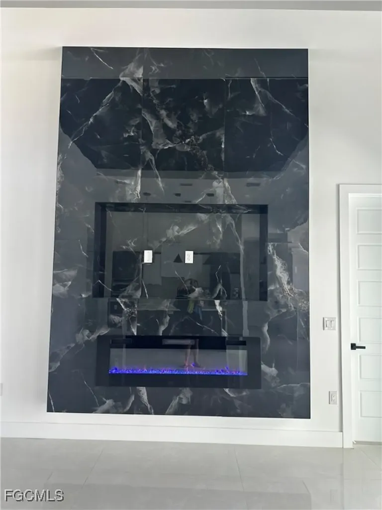 2000 SW 31st Terrace Cape Coral FL 33914