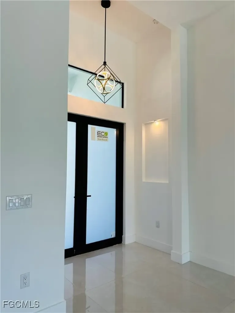 2000 SW 31st Terrace Cape Coral FL 33914