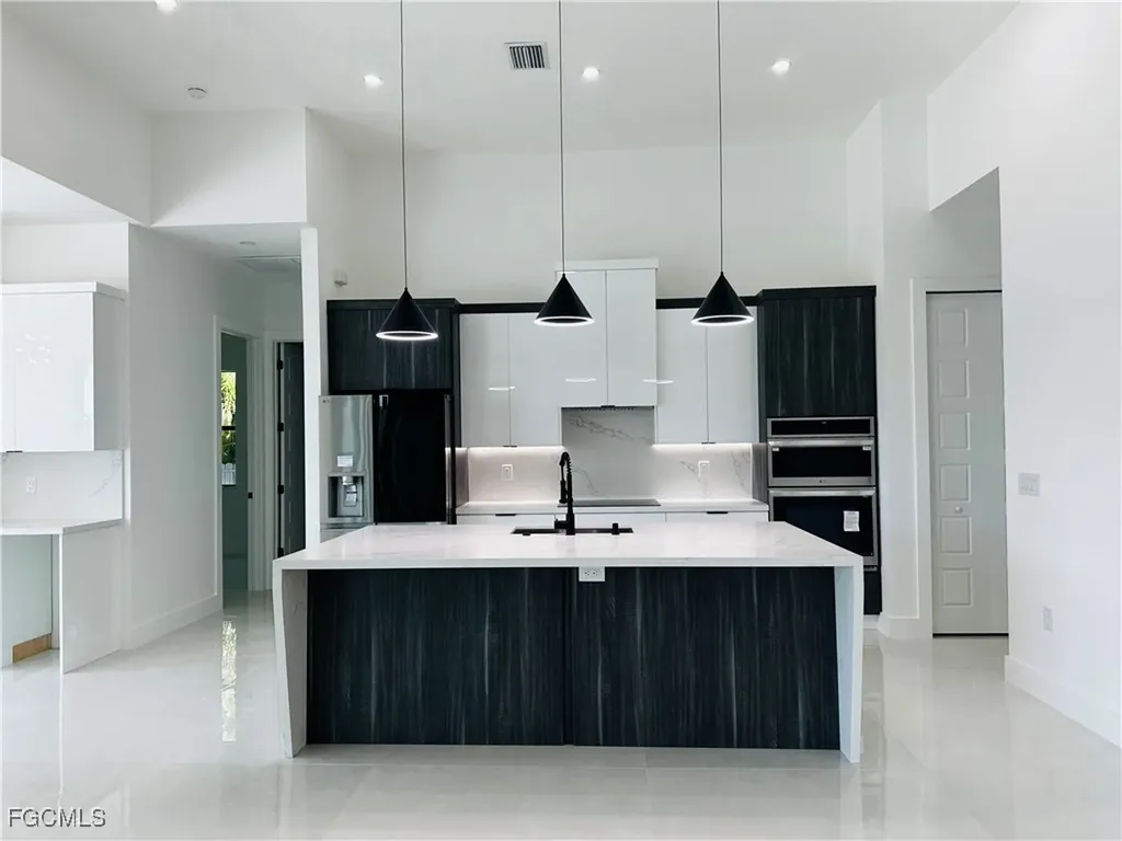 2000 SW 31st Terrace Cape Coral FL 33914