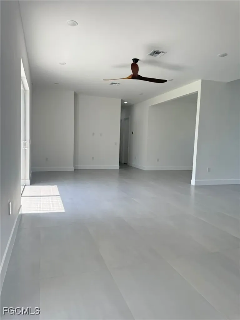 5 SW 26th Place Cape Coral FL 33991