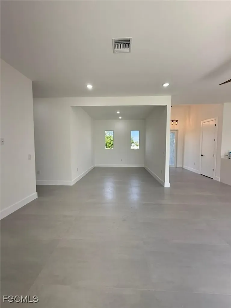 5 SW 26th Place Cape Coral FL 33991