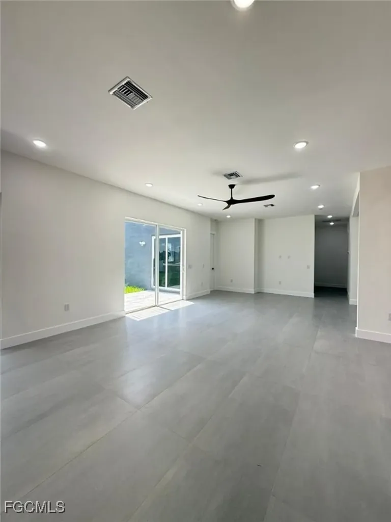 5 SW 26th Place Cape Coral FL 33991