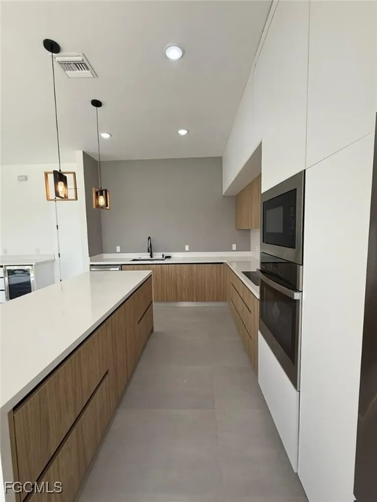 5 SW 26th Place Cape Coral FL 33991