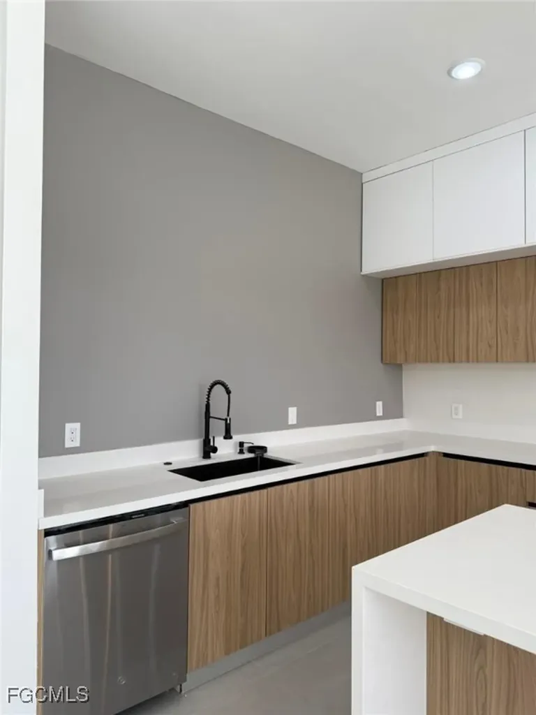 5 SW 26th Place Cape Coral FL 33991