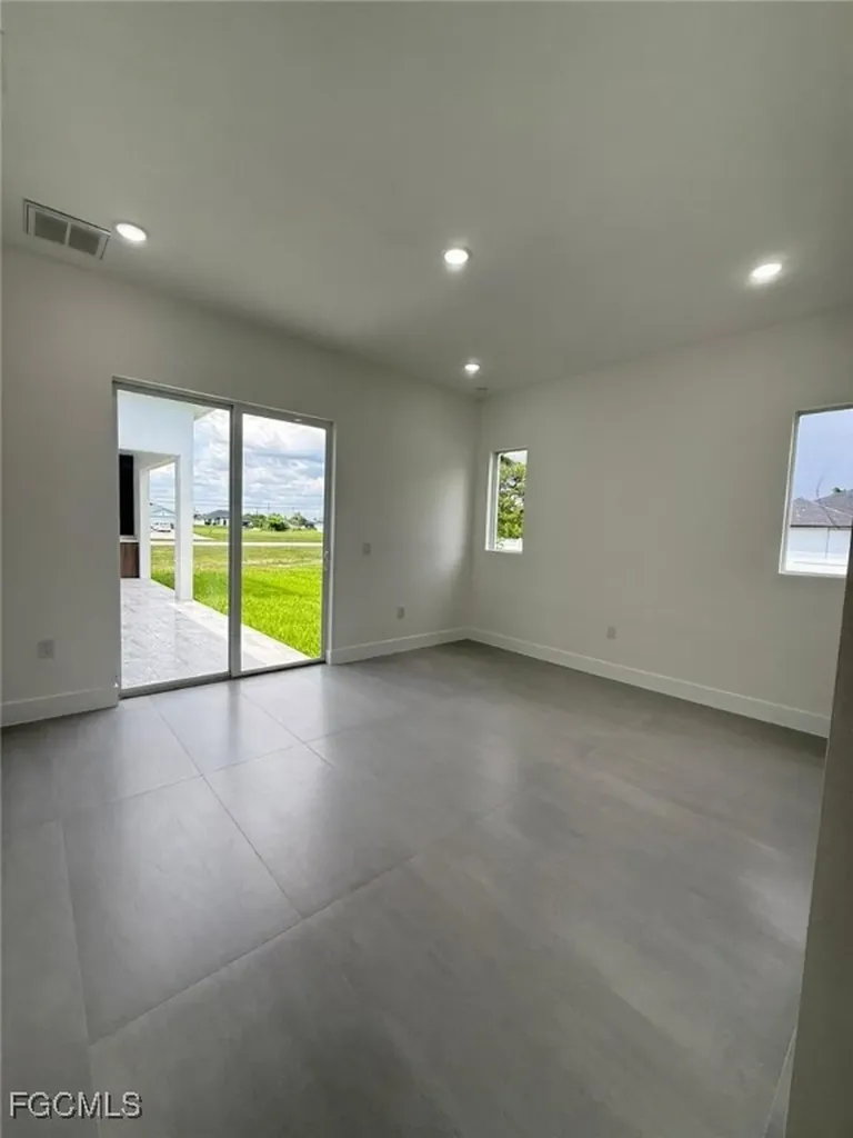 5 SW 26th Place Cape Coral FL 33991