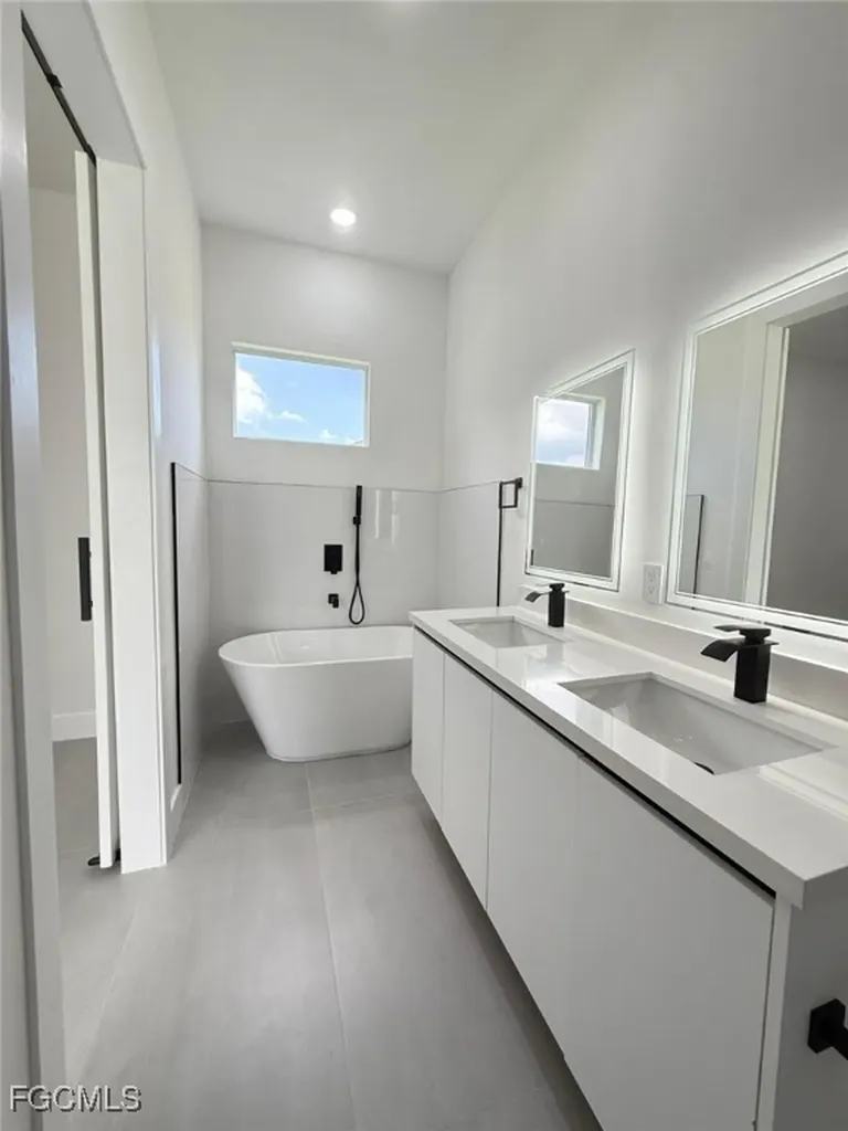 5 SW 26th Place Cape Coral FL 33991