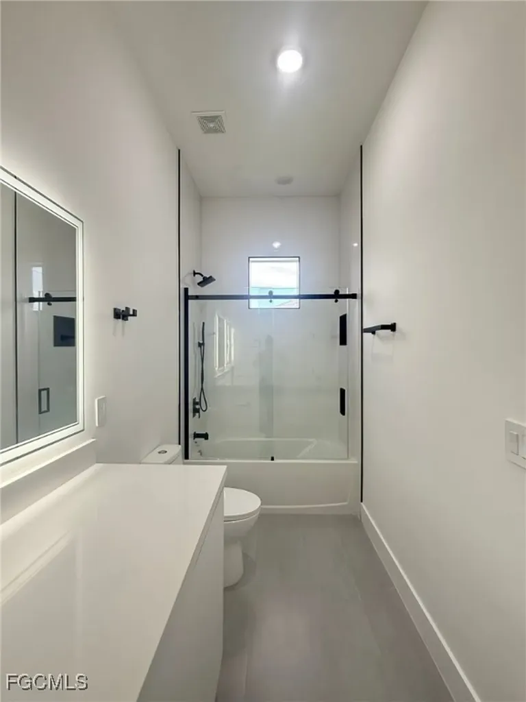 5 SW 26th Place Cape Coral FL 33991