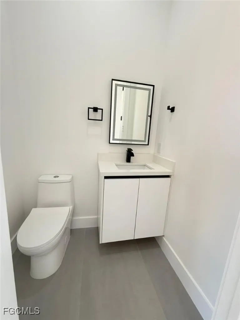 5 SW 26th Place Cape Coral FL 33991