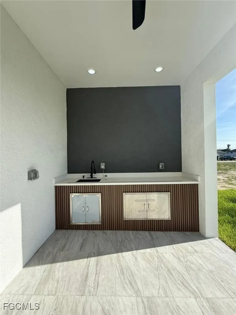 5 SW 26th Place Cape Coral FL 33991