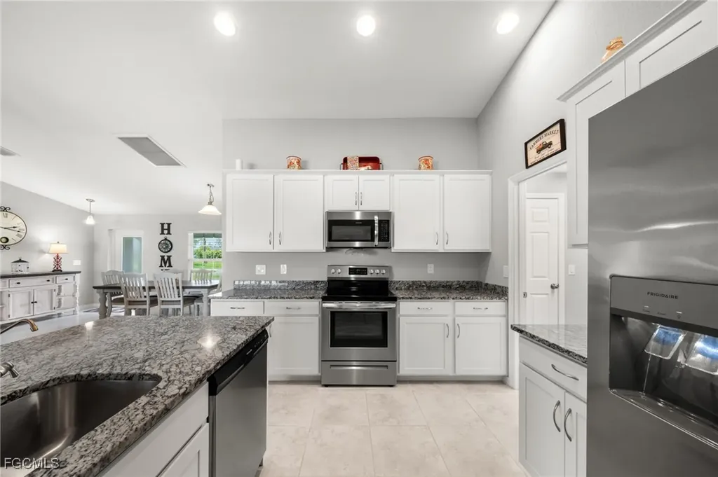 2805 NW 12th Lane Cape Coral FL 33993