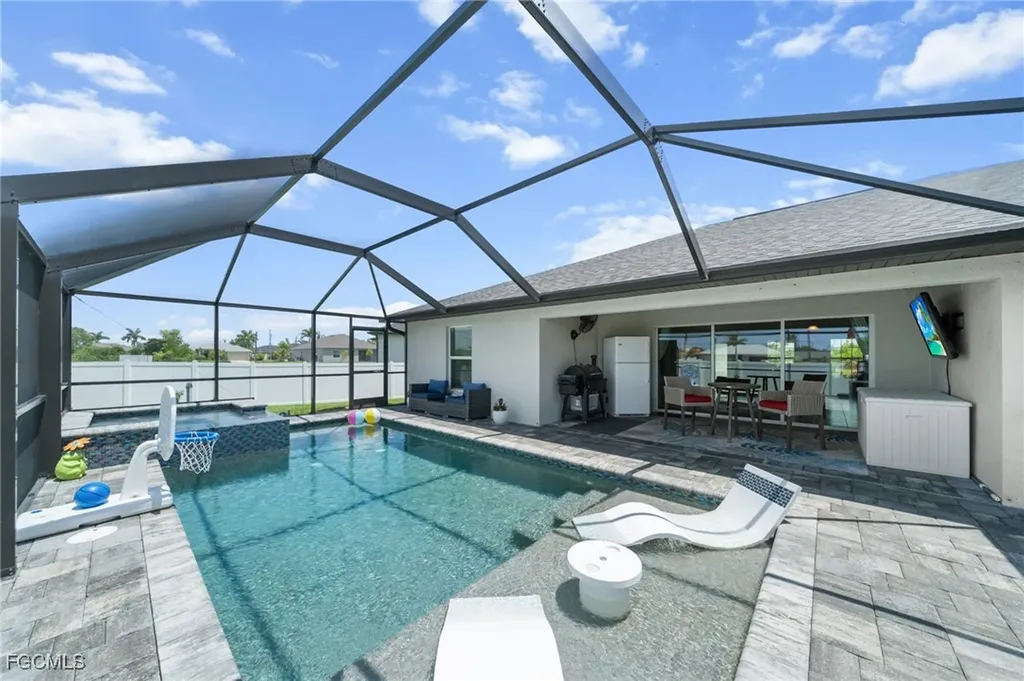 2805 NW 12th Lane Cape Coral FL 33993