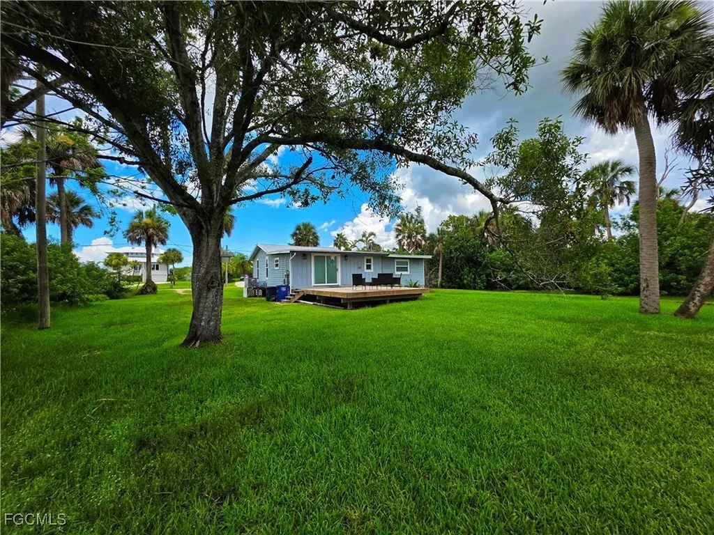 18387 Pioneer Road Fort Myers FL 33908